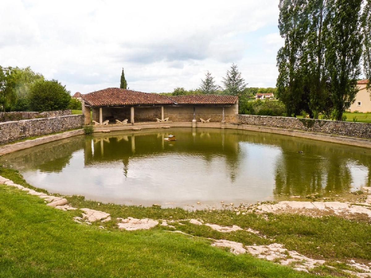 Gite Le P'Tit Bassoul Ouvert Toute L'Annee Cenevieres Exterior foto